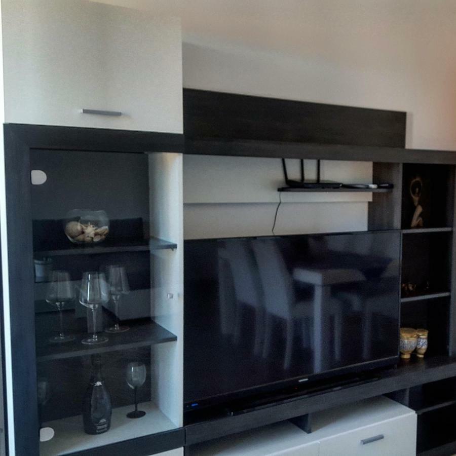 Apartments Jadranka Loviste Bagian luar foto